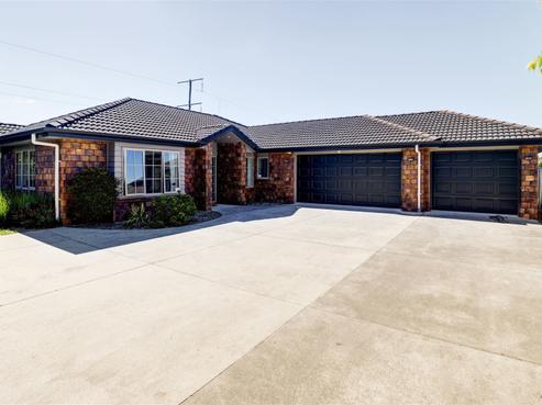 66 Darjon Drive, Huntington