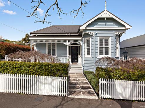 33 Mozeley Avenue, Devonport