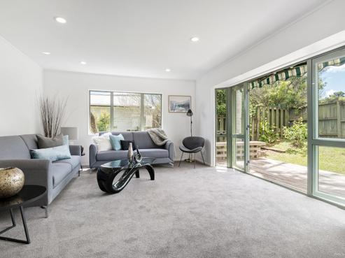 1/670 East Coast Road, Pinehill