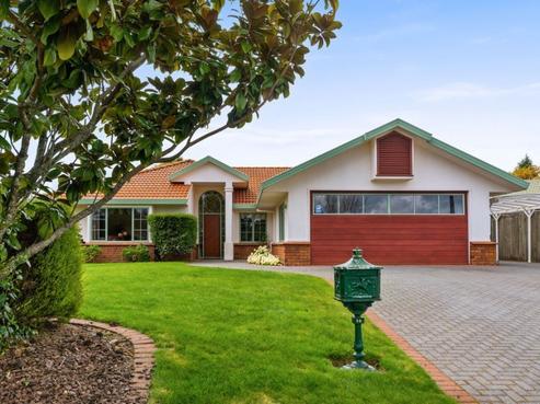 14 Kahurangi Drive, Lynmore