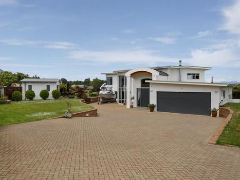 10 Belvedere Grove, Rangatira Park