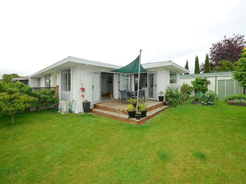 2/11 Kawau Crescent, Bromley