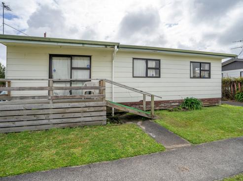 69B Kahikatea Drive, Melville