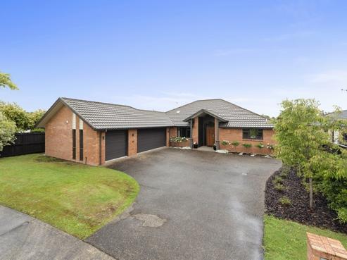 7 Oldfield Court, Huntington