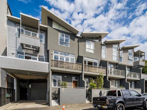 2/24 Hanson Street, Mount Cook