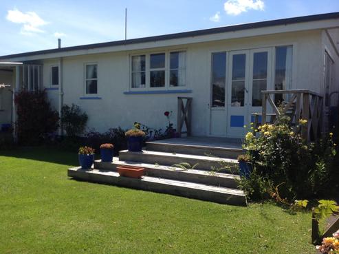 31 Brookes Terrace, Waitara