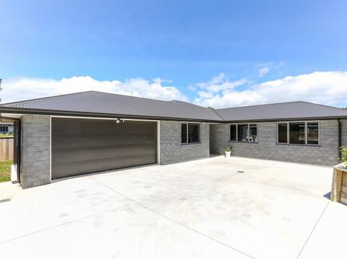 6 Garrett Drive, Whalers Gate