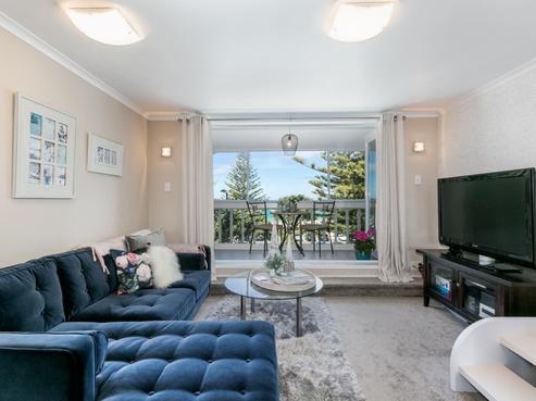247 Marine Parade, Napier South