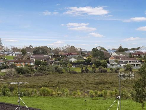 16 Birman Close, Half Moon Bay