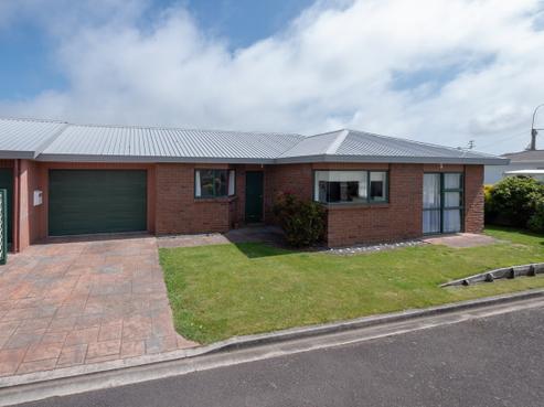 24 Dixon Avenue, Hawera