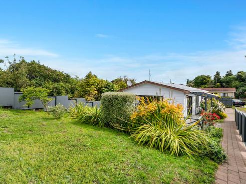8 Titoki Road, Raumati Beach