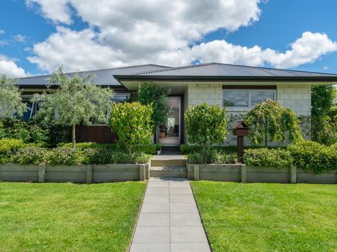 4 Noumea Drive, Rangatira Park