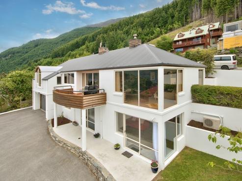 40 Greenstone Place, Fernhill/Sunshine Bay