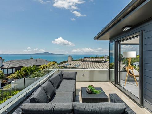 15B Eastcliffe Road, Castor Bay