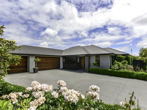 5 Burbank Drive, Aidanfield