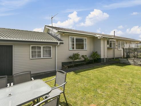 15 Waipounamu Drive, Kelson