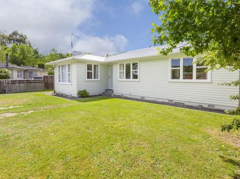 41 Burns Grove, Trentham