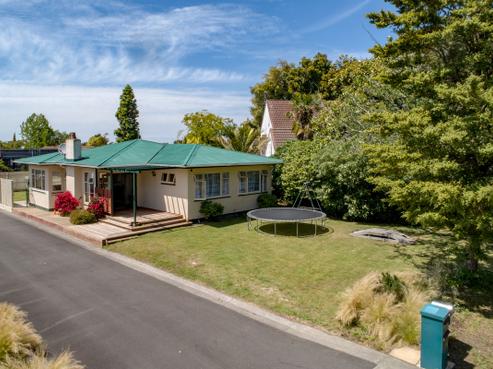 18 Cambridge Terrace, Taradale
