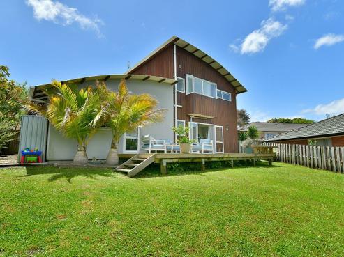 2/18 Ellenbury Place, Stanmore Bay