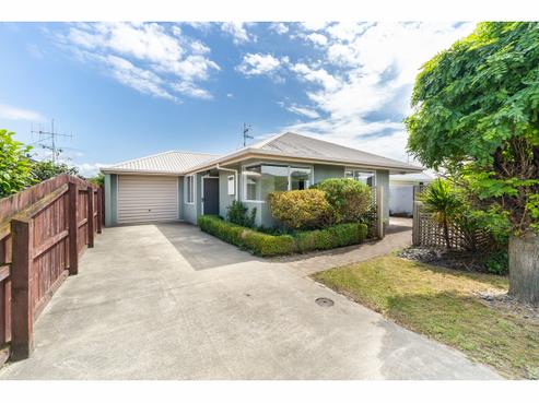 2A Vining Crescent, Stoke