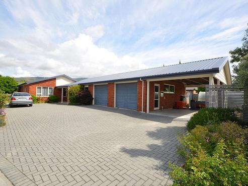 17 Barry Avenue, Cromwell