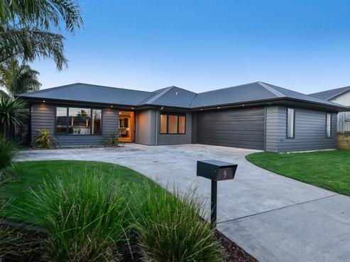 9 Wiltshire Drive, Huntington