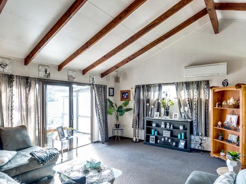 82 Atherfold Crescent, Greenmeadows