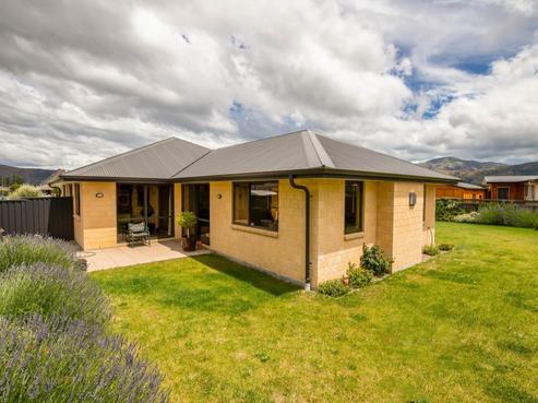 12 Robertson Court, Cromwell