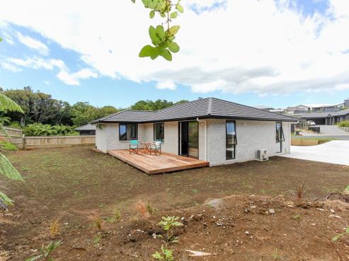 17 Rotokare Crescent, Whalers Gate