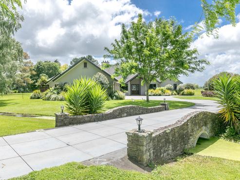 210 Reid Road, Ngahinapouri