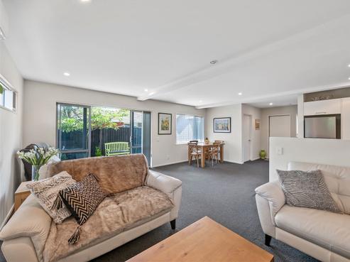 72D Champion Street, Edgeware