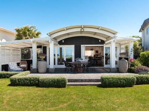 235 Clifton Road, Te Awanga