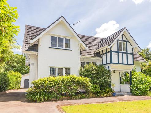 6 Tarata Street, Saint Johns Hill