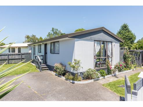 4/8 Ireland Place, Ranui