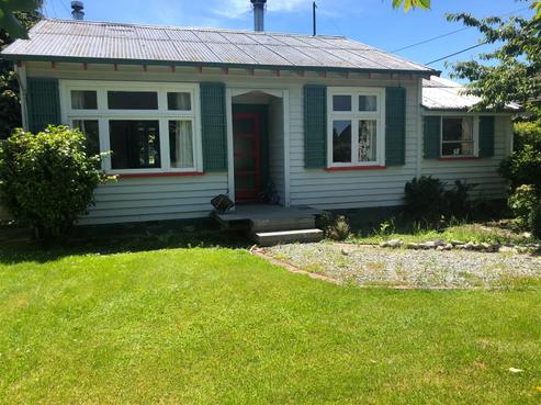 64 School Road, Fairlie