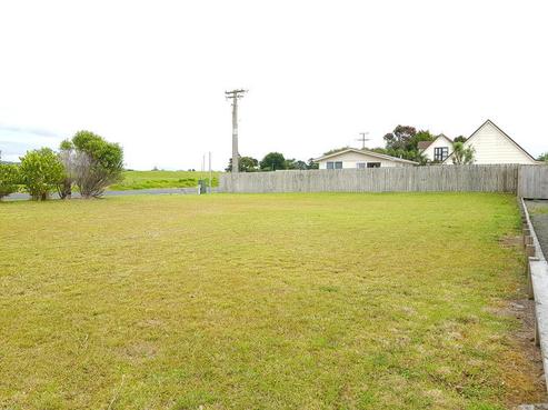 41 Pyle Road West, One Tree Point