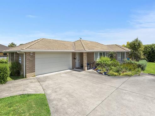 8 Winchester Place, Rototuna North