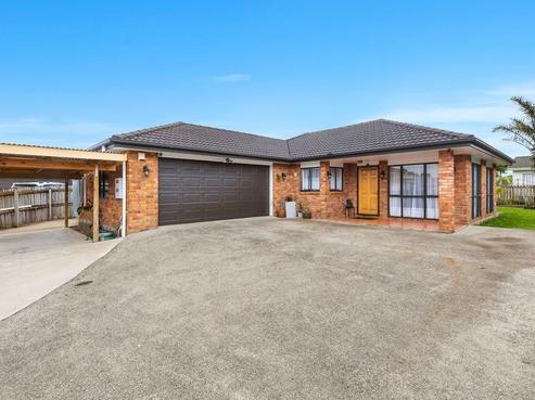30 Robert Skelton Place, Clendon Park