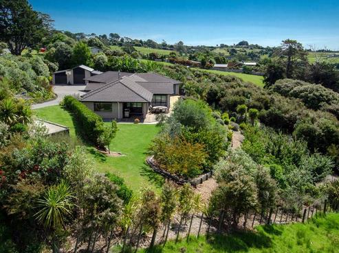 81 Vaughans Road, Okura