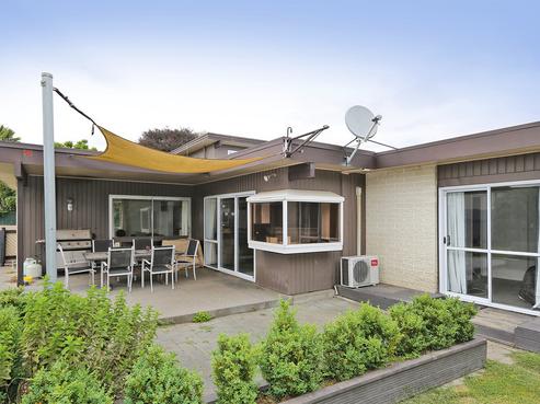 913 Ebbett Street, Raureka
