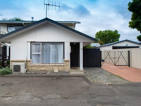 7/16 Guthrie Road, Havelock North