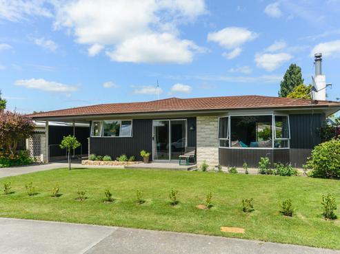 214 Sunnybank Crescent, Camberley