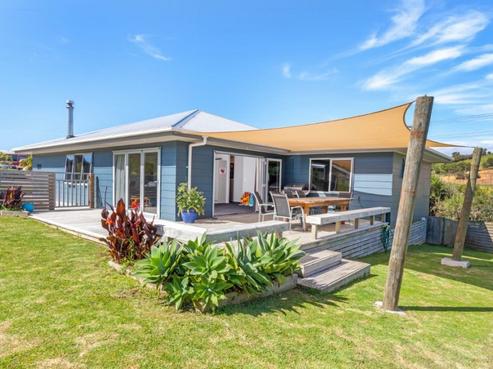 100 Rangituia Street, Whangamata