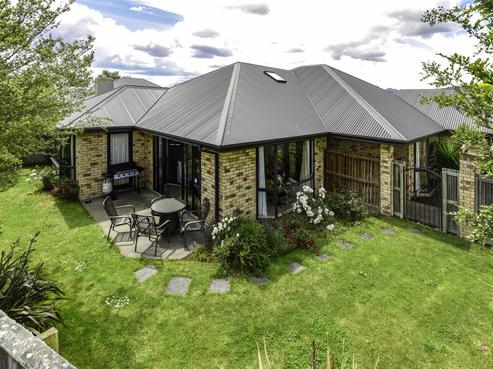 8 Highpeak Place, Aidanfield