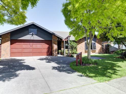 36 Wiltshire Drive, Huntington