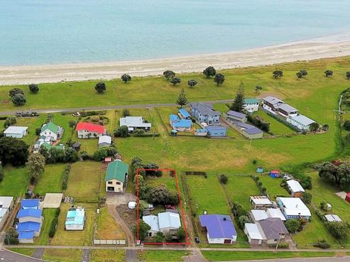 134 Newcastle Street, Mahia