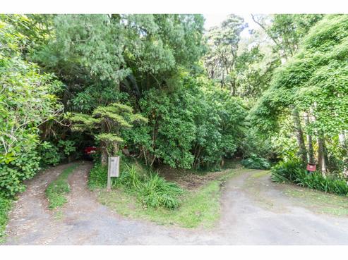 32 Ocean View Road, Huia