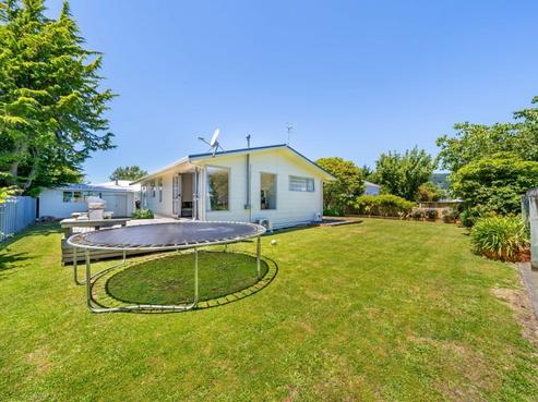 15 Phar Lap Grove, Trentham