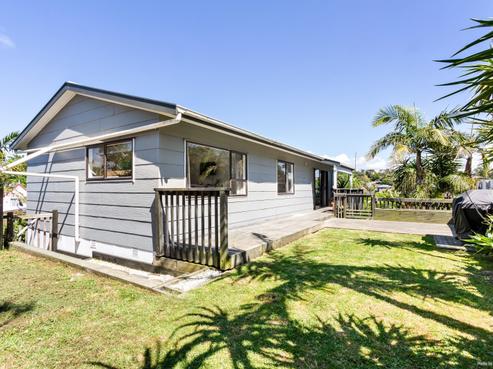 38A Brian Crescent, Stanmore Bay