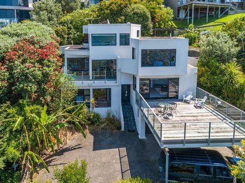 16 Claude Road, Stanmore Bay